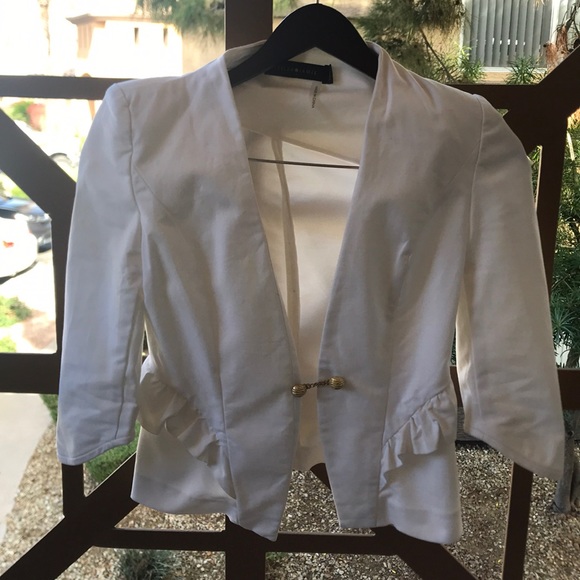 Stella & Jamie Ruffle Jacket - Picture 2 of 6